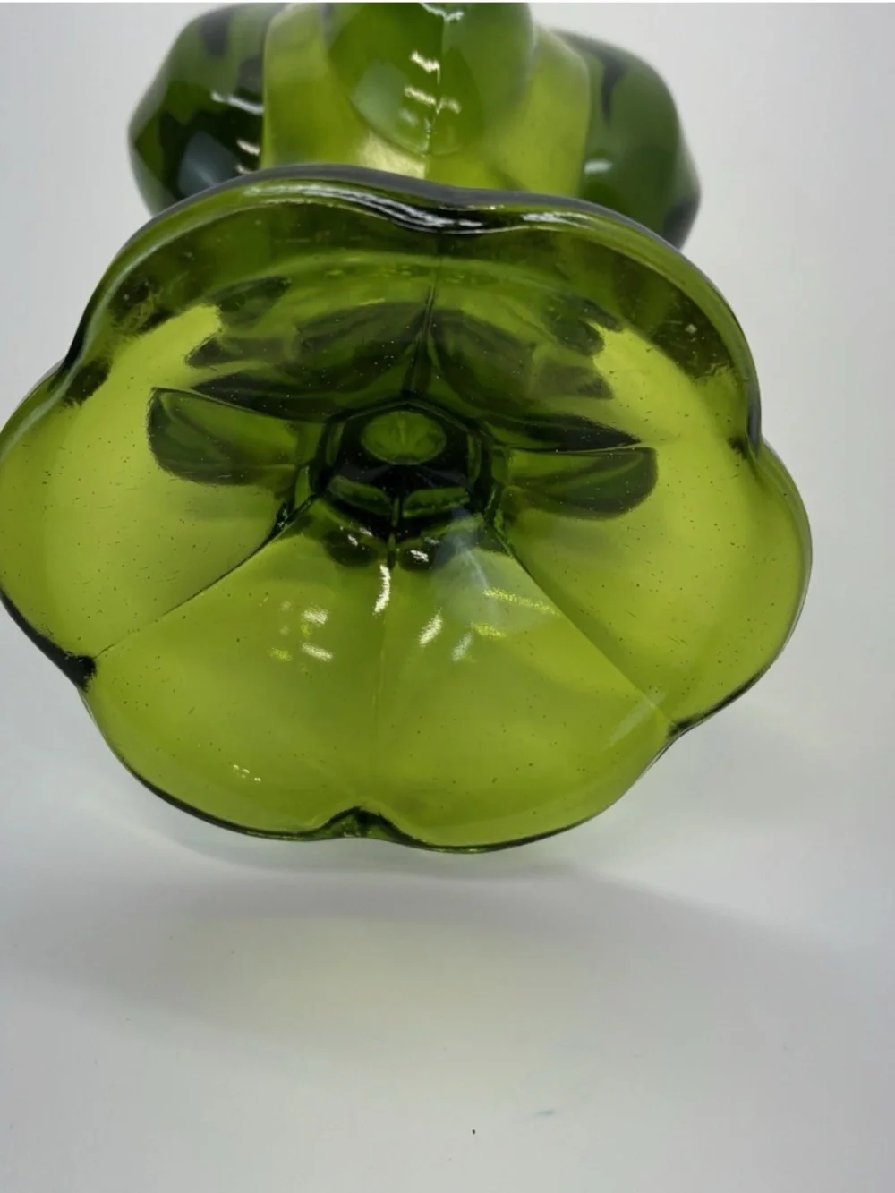 Vintage 19” Avocado Green Swung Vase Footed Flower Base MCM Viking LE Smith